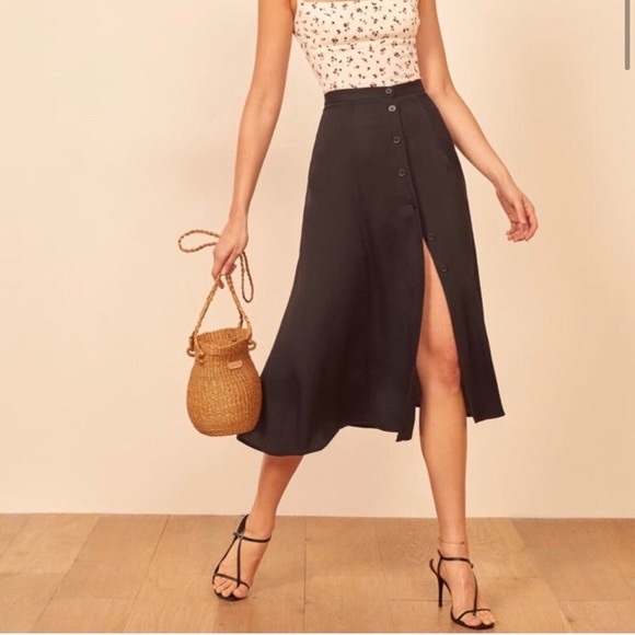 Reformation Dresses & Skirts - Reformation black linen button down skirt